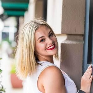 Meet your Posher, Deanna